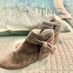Amalfi by Rangoni Soft Brown Suede Ankle Booties With Sassy Bow!